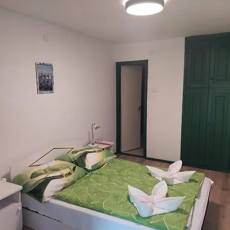 Malazzo Lodge *