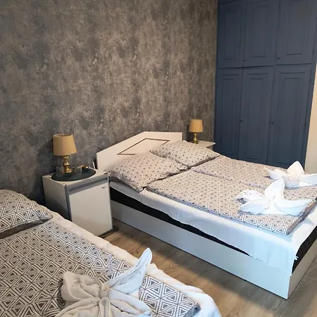 Malazzo Lodge *