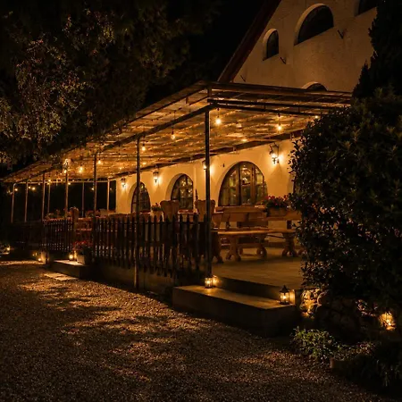 Malazzo Lodge *