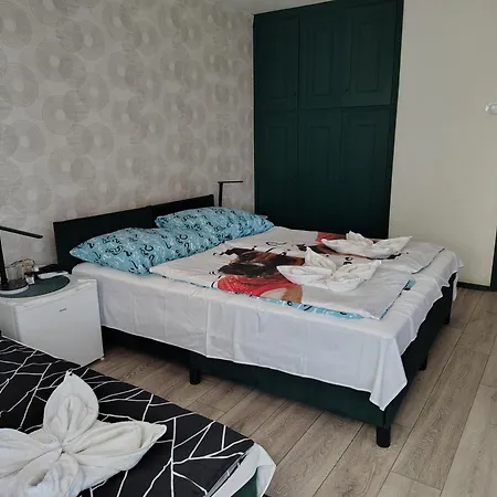 Malazzo Lodge *